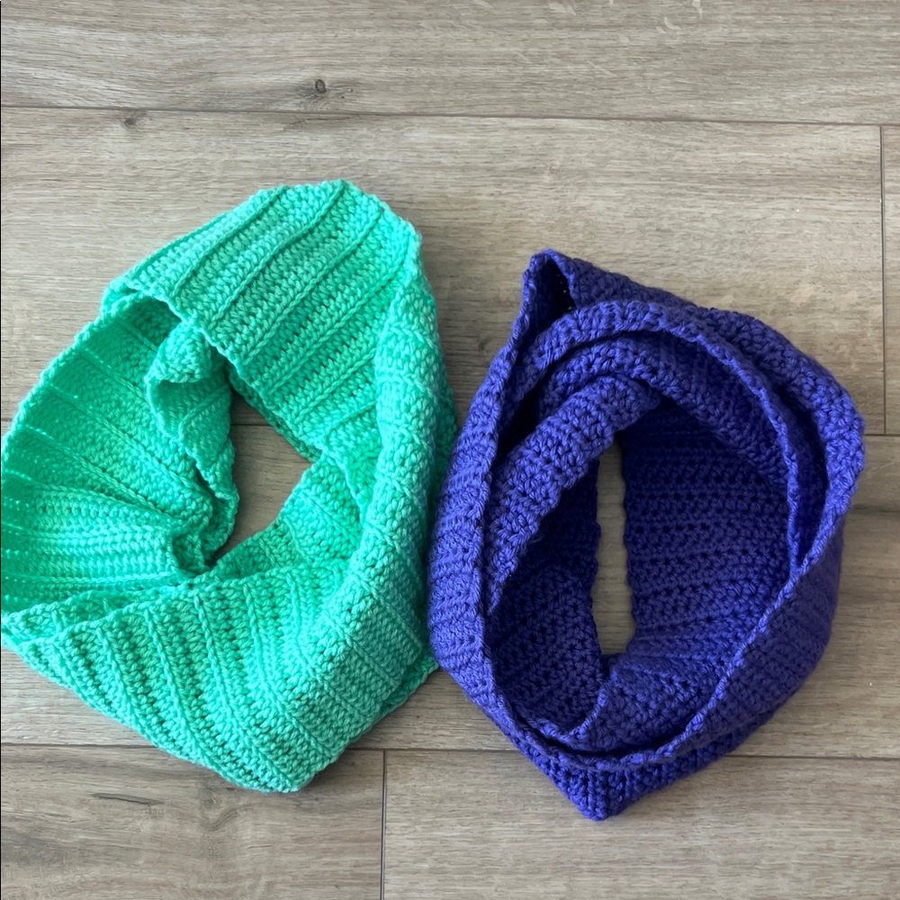 (2) Knitted Infinity Scarves